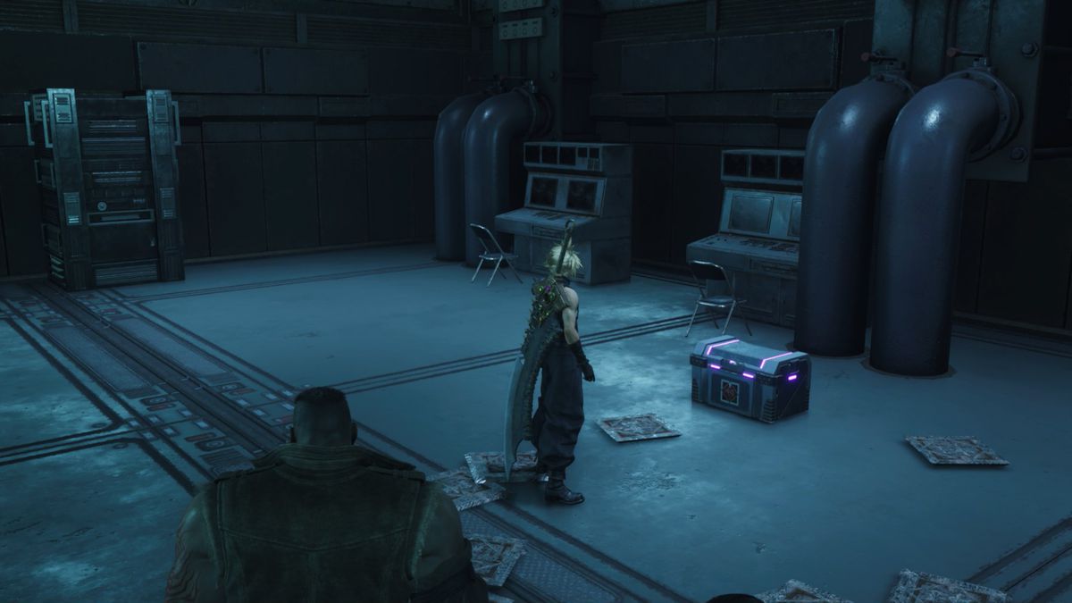 Cloud stands in front of a chest with a purple glow in FF7 Rebirth