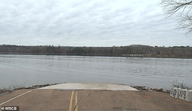 Unfamiliar with the roads close to the river, Deputy Leonard drove off a boat ramp straight into the water and was unable to escape