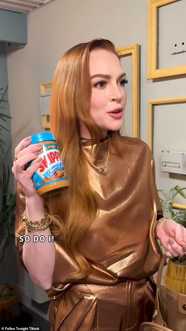 “That's so weird,” Lohan replied as she pulled a jar of Skippy out of her bag.  'I also do that!'