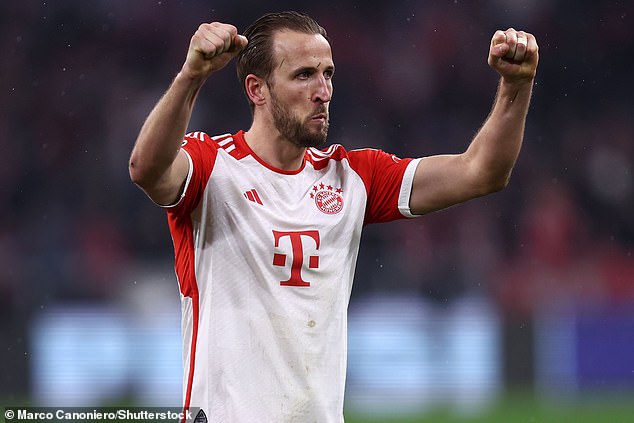 Carragher admitted they had not spoken recently but backed Kane and Bayern to turn the tide