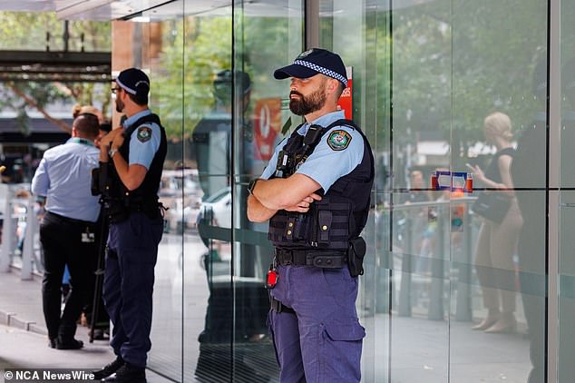 1709696938 15 Elizabeth Street Sydney Major police operation underway