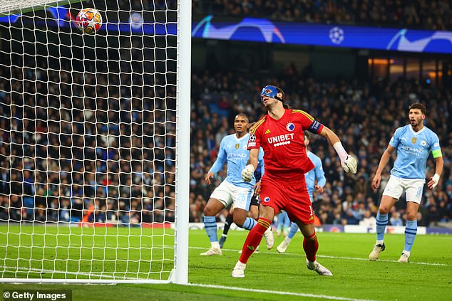 Grabara let the ball fly through his grasp at the near post for Alvarez's second goal