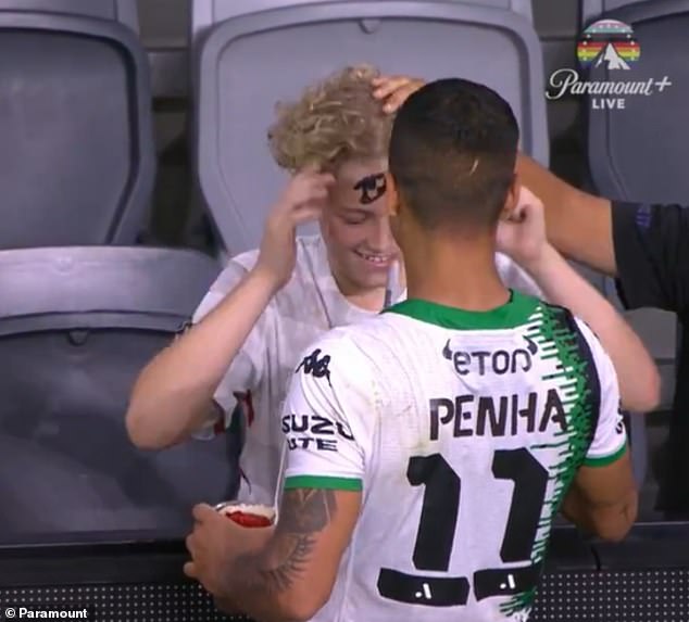 At the final whistle, Penha showed his cheeky side and signed an autograph for an enthusiastic Wanderers fan on his forehead (photo)