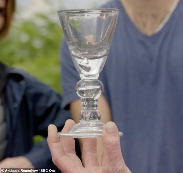 In the final episode of the BBC series, members of the public attended the Eden project, which saw a lady drop off the glassware after her father had collected it from a bric-a-brac stall.