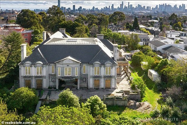 The building was previously known for housing a 'haunted house' (photo), which lay abandoned for 32 years