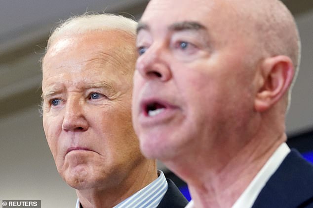 President Joe Biden (left) and sec.  Alejandro Mayorkas (right) took a trip to the US-Mexico border in late February