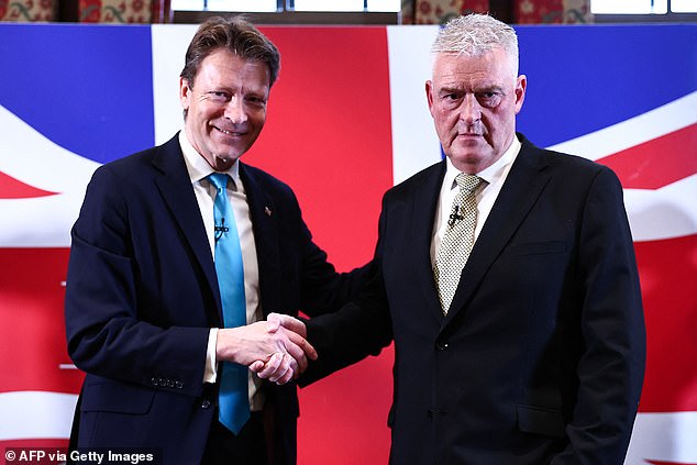 Valance said she will support the party, led by Richard Tice, and recently welcomed its first sitting MP Lee Anderson.  In the photo: Mr. Anderson (L) shakes hands with Mr. Tice