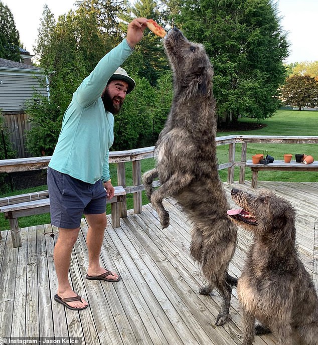 Jason previously showed off the height of their two dogs with a hilarious Instagram post