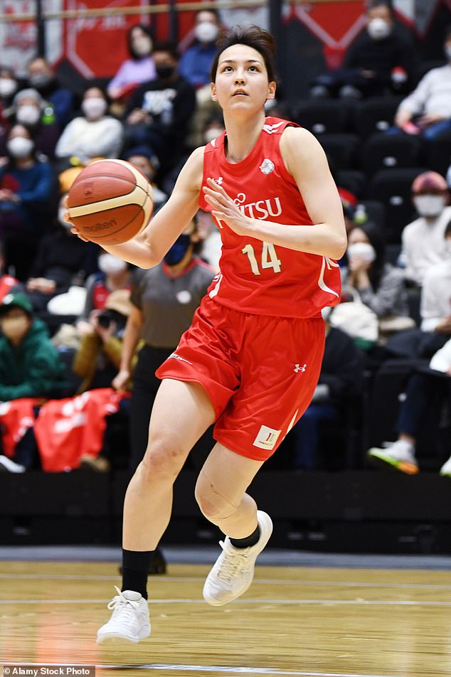 Tanaka played four years for the Fujitsu Red Wave of the Women's Japan Basketball League