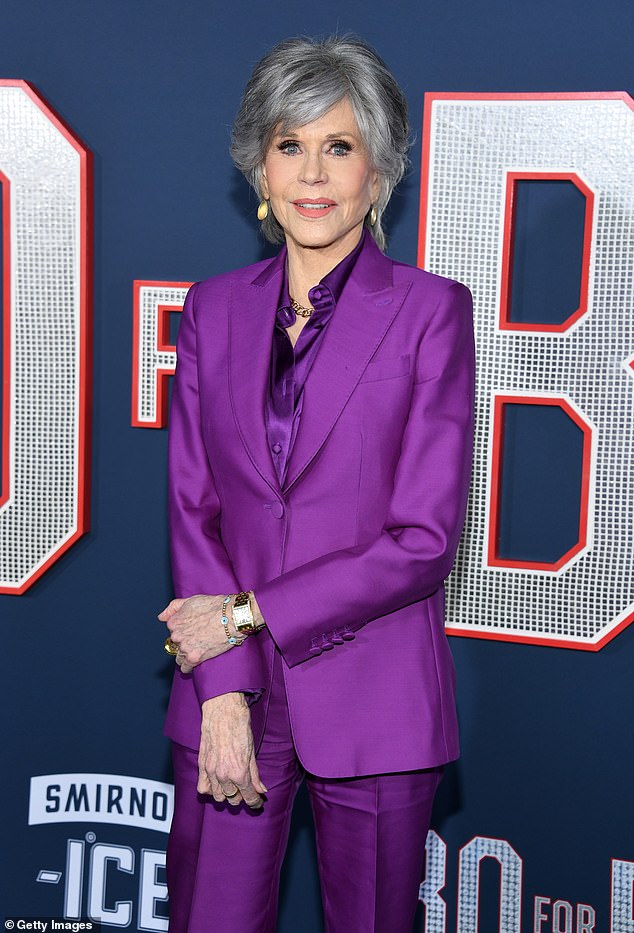 Jane Fonda debuted her gray hair with a pixie cut in 2014