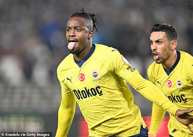 With just a few minutes to go, Belgian striker Michy Batshuayi restored Fenerbahce's lead