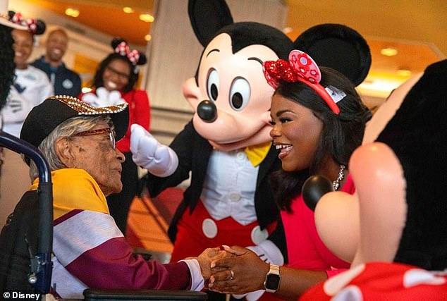 Afterwards, Magnolia's festivities continued as she visited Magic Kingdom and met Princess Tiana before the passionate gardener then headed to EPCOT's International Flower & Garden Festival.