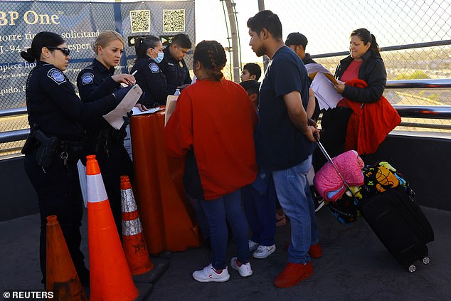 Migrants seeking asylum in the United States who previously requested an appointment based on the CBP One application attend their appointment