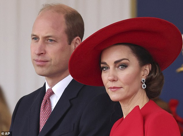 Prince William (left) and Princess Kate attend a ceremonial welcome for the President and First Lady of the Republic of Korea
