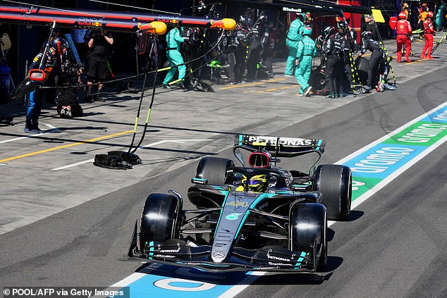 The seven-time world champion had to stop before twenty laps due to an engine failure