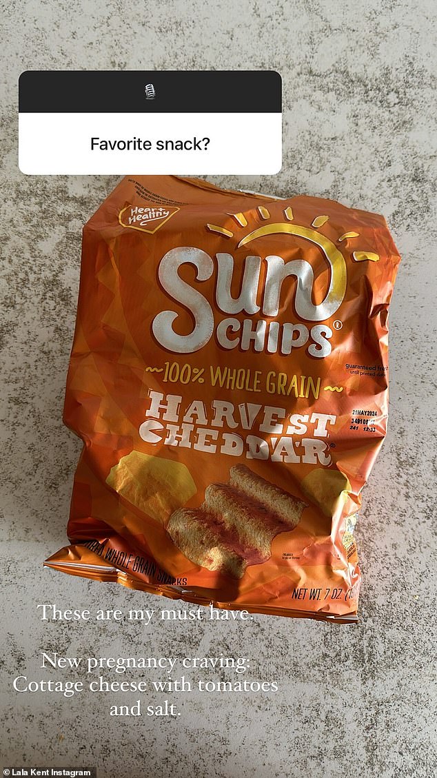 When a fan later asked for her favorite snack, Kent shared a photo of cheddar cheese-flavored chips and wrote, 