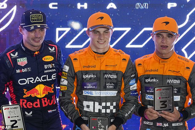 Piastri (center) can brag about Norris (right) and world champion Max Verstappen (left) after winning the Qatar Sprint