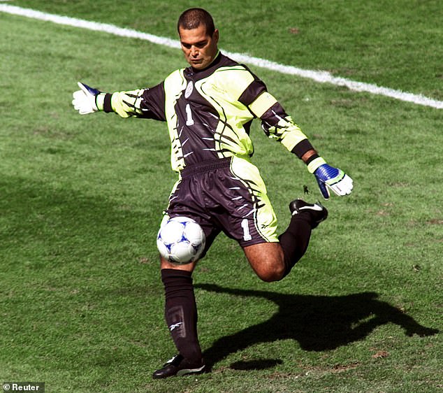 Chilavert also wrote: 'Bread and circus, he (Vinicius) is the first to insult and attack rivals'