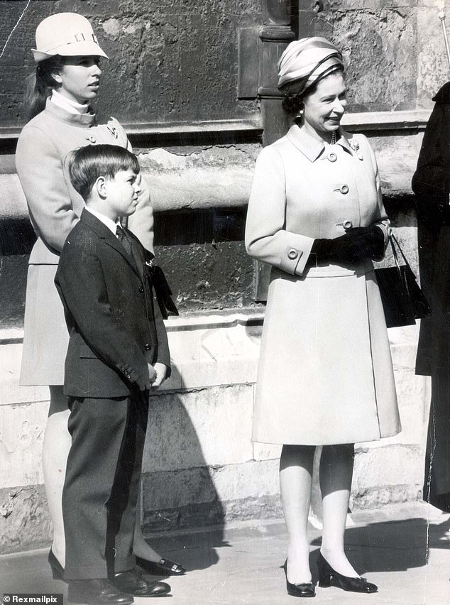 1969 – Princess Anne, Prince Andrew and Queen Elizabeth II at the Easter service in Windsor