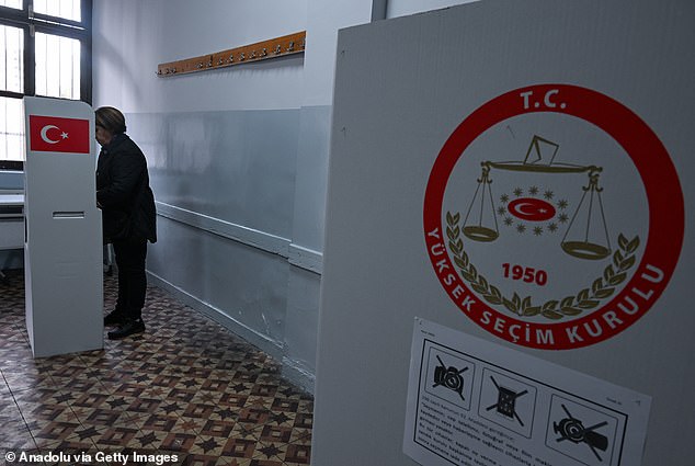 About 61 million voters elect mayors in Turkey's 81 provinces