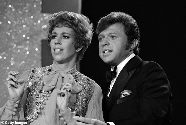 Carol Burnett paid an emotional tribute to Steve Lawrence this week after his death at the age of 88 (photo 1969)