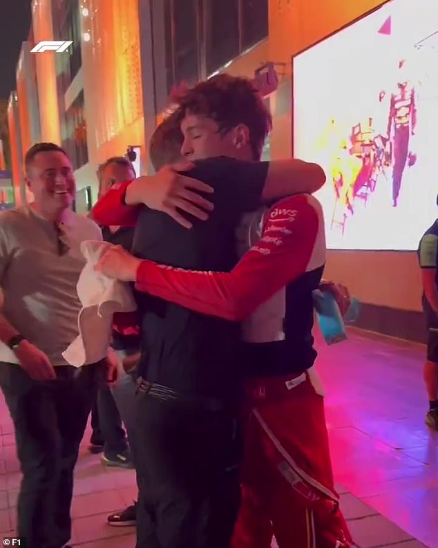 Oliver hugged his father, David Bearman, after his impressive run at the Saudi Arabian Grand Prix in Carlos Sainz's Ferrari