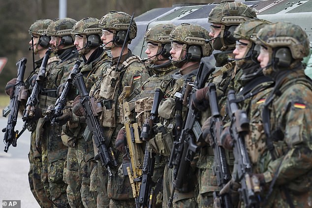 German soldiers train on Wednesday with the Panzergrenadier Battalion 122 in the Grenzland barracks