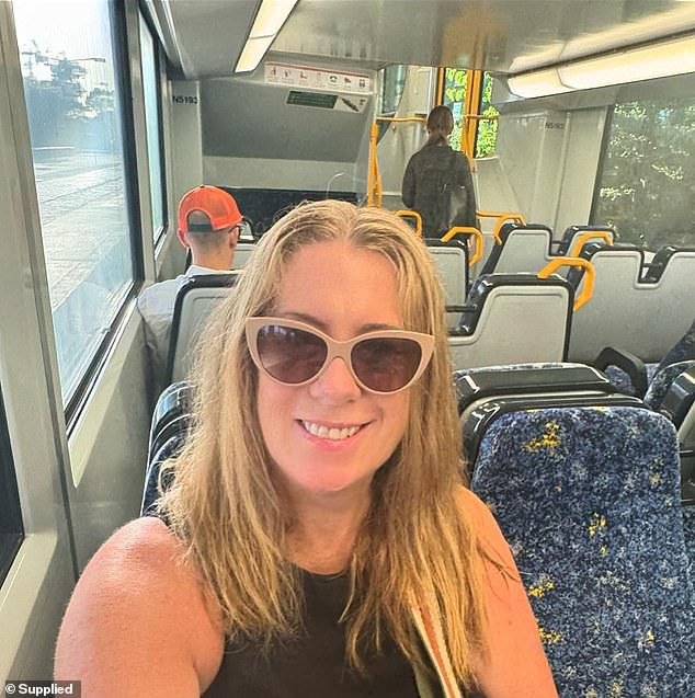 Evie Farrell (photo) almost never blow-dries her hair.  While in Malaysia an American traveler found it strange.  She asked if it is okay to leave the house with wet hair or not