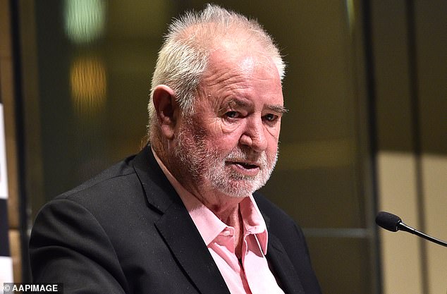 Prominent Melbourne youth care worker Les Twentyman has died at the age of 76.  His death was announced on Saturday in a statement from the Les Twentyman Foundation.