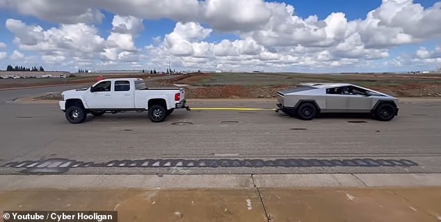 One such video, released by YouTube channel Cyber ​​Hooligan, shows the Cybertruck competing against a diesel Chevy Silverado pickup and losing