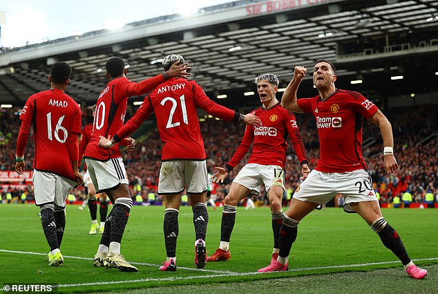 Manchester United produces an FA Cup epic and eliminates Liverpool at a packed Old Trafford