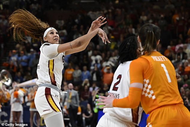 South Carolina's Kamilla Cardoso hits a buzzer beater to beat the Tennessee Lady Vols