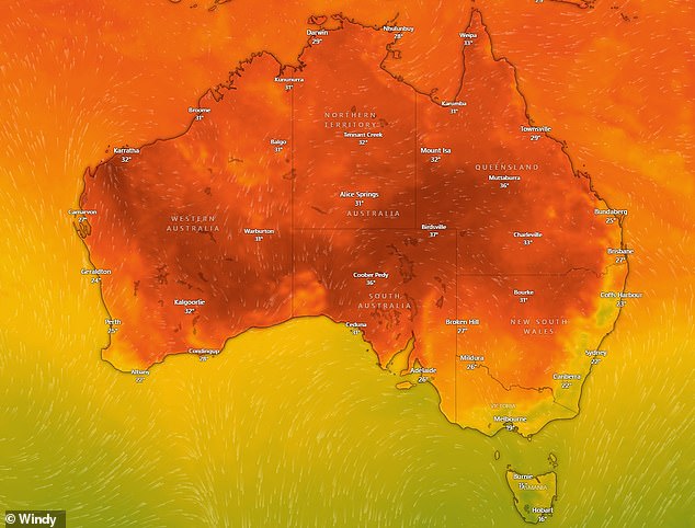 A low-intensity heatwave is expected to affect parts of Western Australia, South Australia, Queensland and the Northern Territory (photo, temperature map for Monday afternoon)