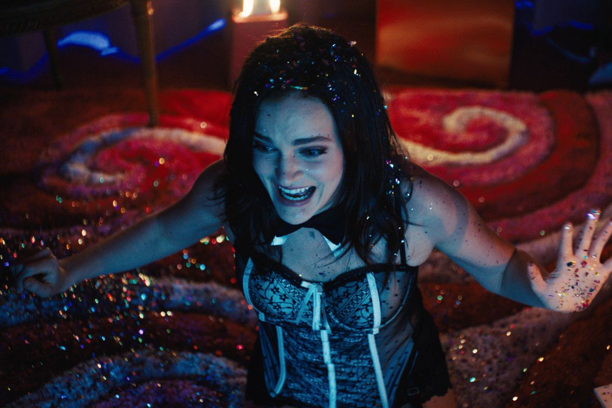 Madeline Brewer as Alice covered in glitter in Cam.