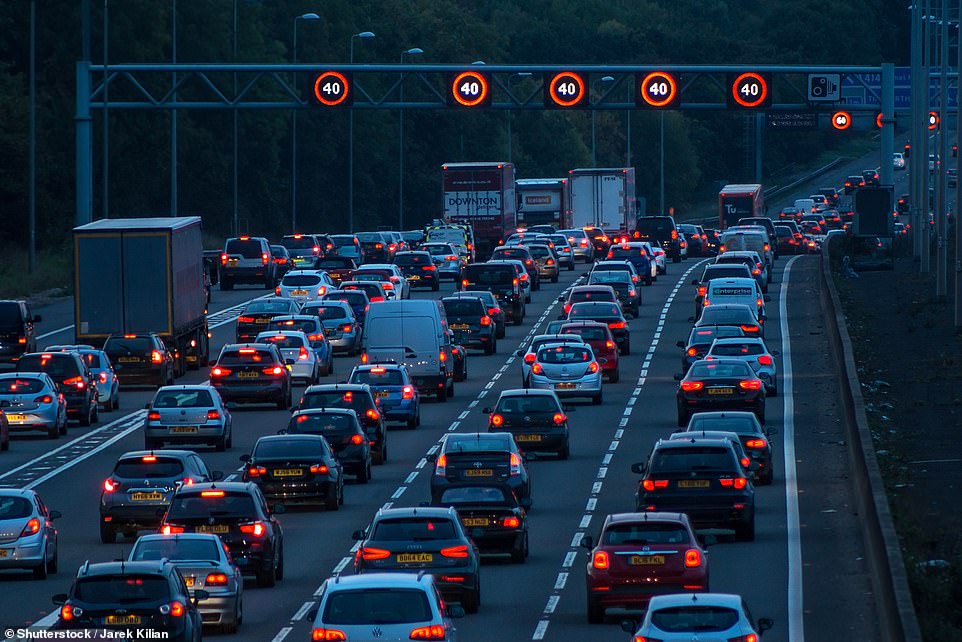 Traffic nightmares on England's busiest roads: The average delay time on motorways and major highways was 10.5 seconds per vehicle per kilometer last year.  This is up from 9.3 seconds in 2022 and 9.5 seconds in 2019, before the coronavirus crisis, new DfT data shows