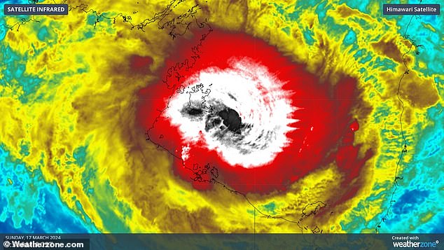 The cyclone will make landfall on Monday