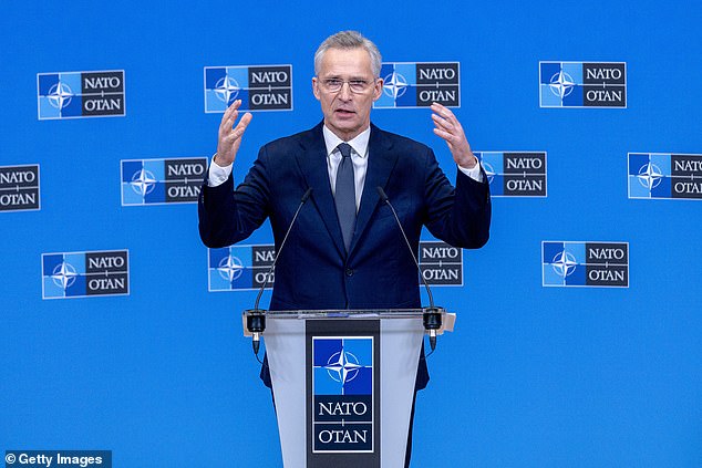 NATO Secretary General Jens Stoltenberg (photo) made his appeal yesterday during the presentation of the NATO annual report