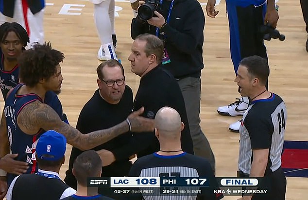 Kelly Oubre (L) and Nick Nurse (second from left) berate officials at the end of Sixers-Clippers