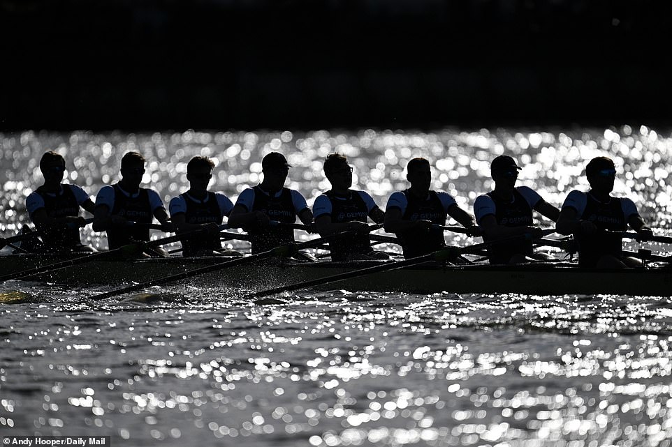 The River Thames sparkled with sunshine as both teams in the men's race put on a show for thousands of spectators