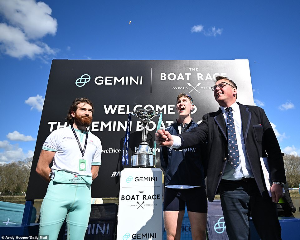 Pinsent (right), who competed in the Boat Race three times, performed the toss prior to the men's race