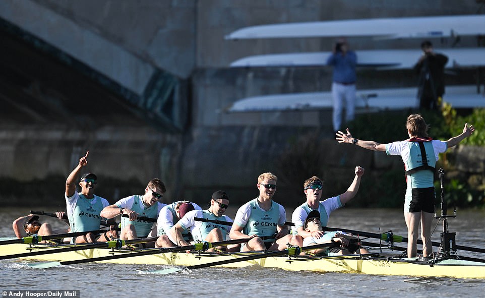 1711952216 369 SOUL OF SPORT Thousands flock to the River Thames to