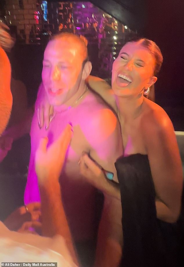 The drama took place last week in a beautiful nightclub in Sydney.  The former co-stars looked very cozy as they hugged while Jayden went shirtless