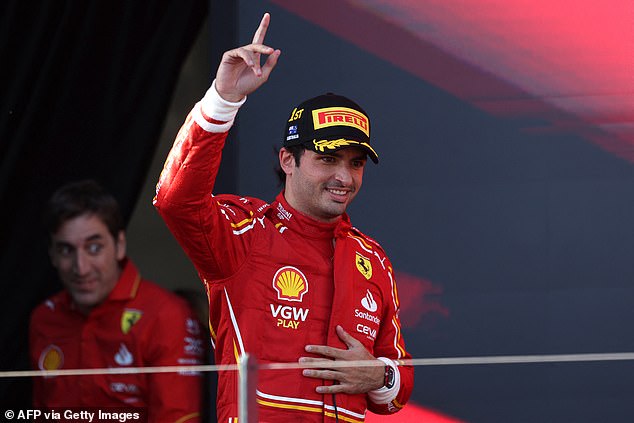 Due to the arrival of Hamilton, current Ferrari driver Carlos Sainz is looking for a new team