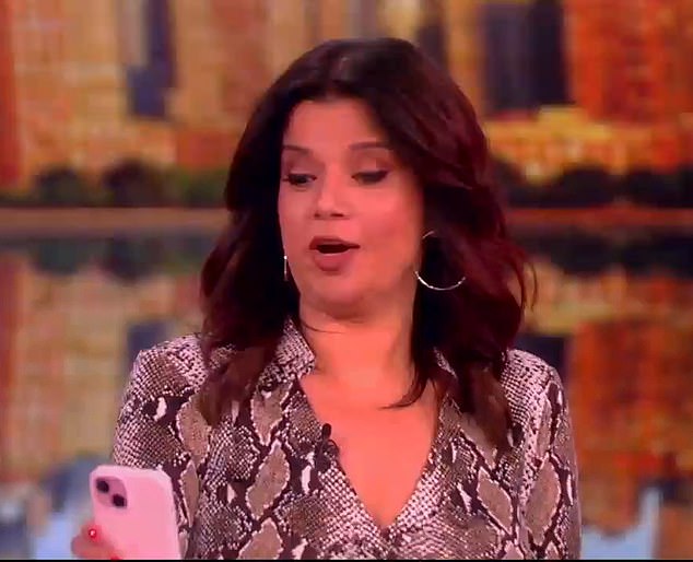 Ana Navarro read the emergency alert live, ordering NYC residents to 'stay indoors'