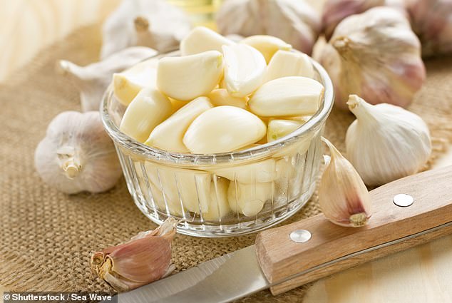 For anyone choosing garlic as their main ingredient, use a cheese grater to mince the garlic, the foodie revealed