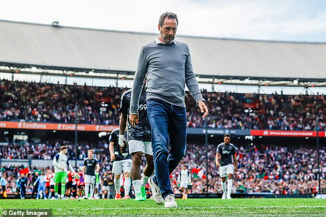 Ajax was looking for a permanent boss, while John van 't Schip is currently interim responsible