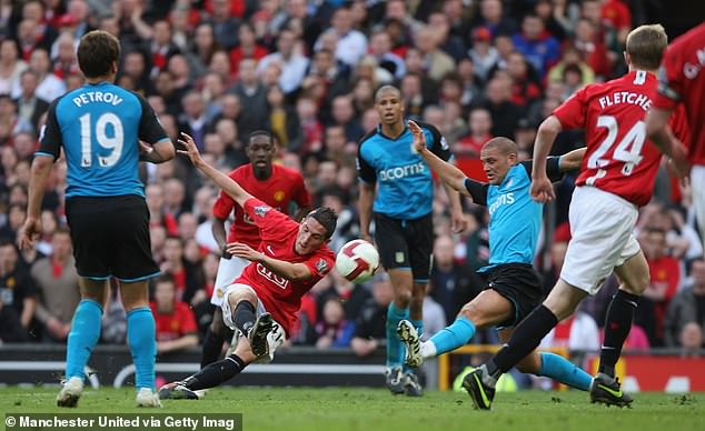 His goal was very similar to Federico Macheda's goal against Aston Villa