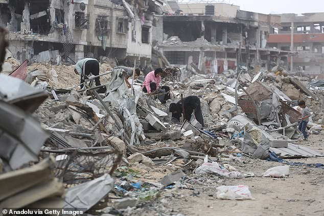 Palestinian families return to their homes, left amid rubble and devastating destruction following the withdrawal of Israeli forces from Khan Younis