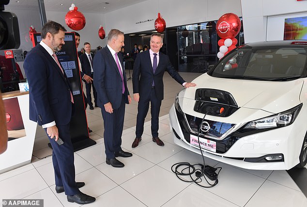 The recommendations come two weeks after the federal government unveiled its draft fuel efficiency standard that would cap emissions from new fleets for the first time (photo by Anthony Albanese and Chris Bowen)