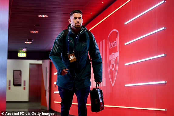 LONDON, ENGLAND – APRIL 09: Arsenal's Jorginho arrives at the stadium ahead of the UEFA Champions League quarter-final first leg between Arsenal FC and FC Bayern Munich at the Emirates Stadium on April 9, 2024 in London, England.  (Photo by David Price/Arsenal FC via Getty Images)